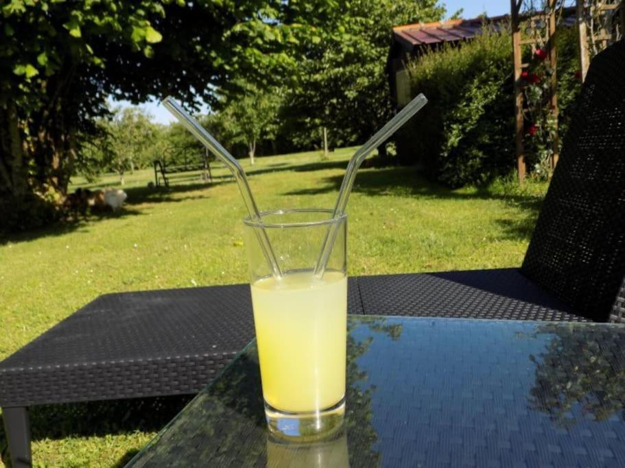 Apartamento Vue Du Jardin Les Adjots Exterior foto